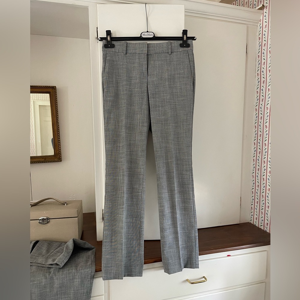 Ann Taylor size 0 petite 3 piece suit (jacket + skirt + pants)